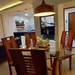 Casa COMPLETA-Espaço PET-WIFI-TV Ilimitada-03 carros-Até10 pessoas