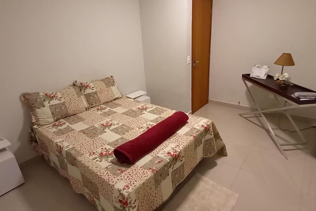 Сasa de vacaciones Casa Completa-espaço Pet-wifi-tv Ilimitada-03 Carros-até10 Pessoas *
