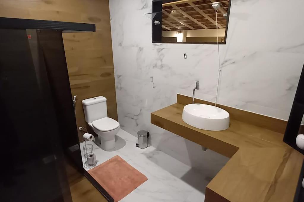 Casa Completa-espaço Pet-wifi-tv Ilimitada-03 Carros-até10 Pessoas Сasa de vacaciones Cabo Frío